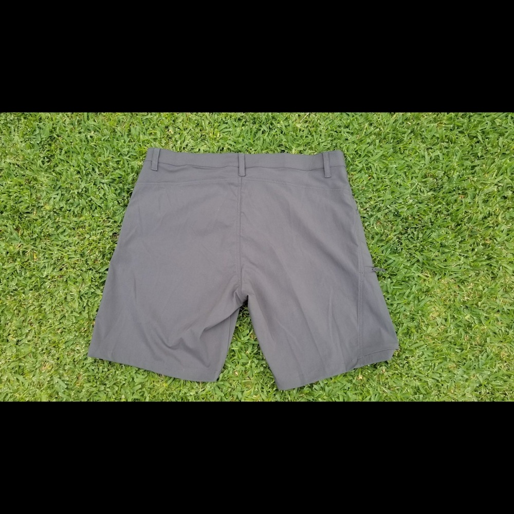 Merril Shorts - Picture 2 of 6